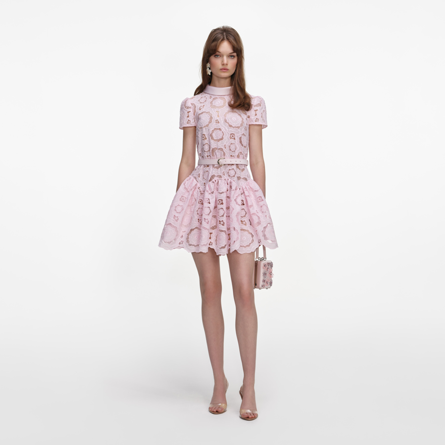 Слика на SELF-PФустани