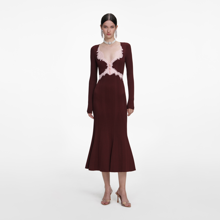 Слика на SELF-PФустани