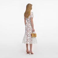 Слика на Self-Portrait - Фустани