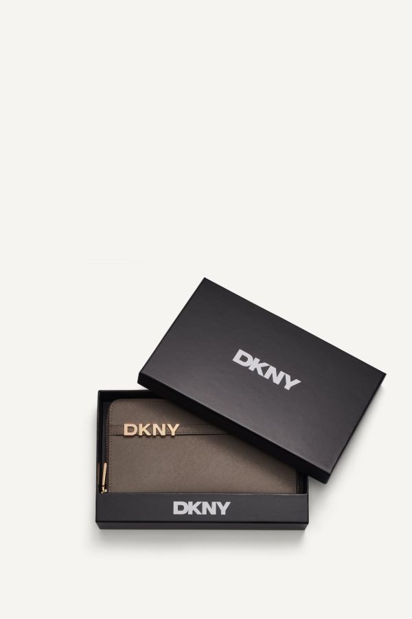 Слика на DKNY - Чанти